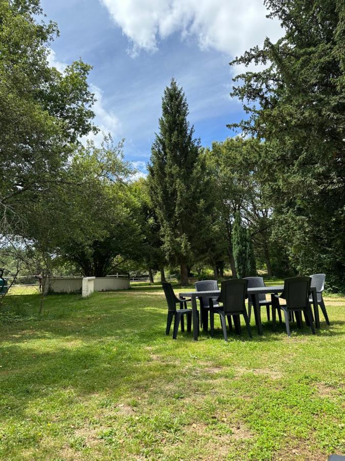 Gîte la grande racinaie Cre-sur-Loir Exterior foto